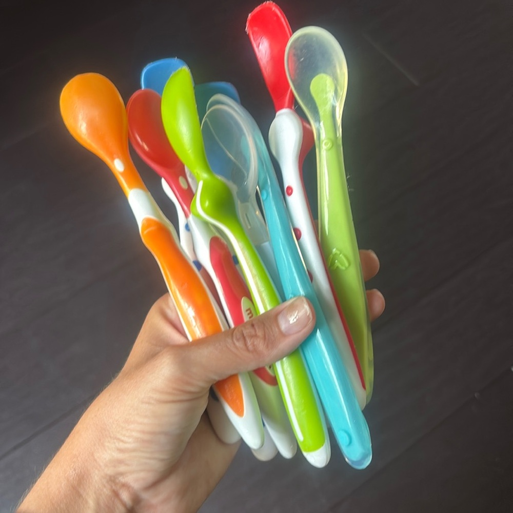 9 baby spoons 🆓 with $15 purchase